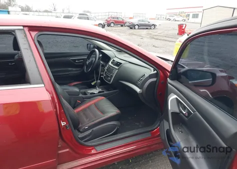 2016 Nissan Altima 2.5 Sv z USA, uszkodzony, nr VIN 1N4AL3AP0GC175257